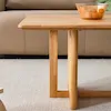 Đường vát nhẹ ở cạnh bàn tạo hiệu ứng thẩm mỹ cao