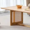 Mặt bàn với cạnh mỏng gọn tôn lên vẻ hiện đại, tinh giản.